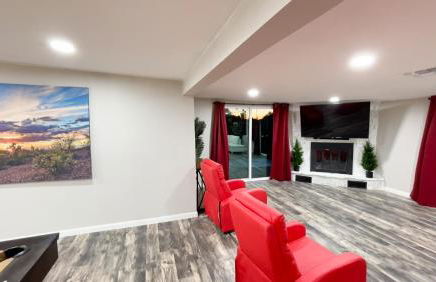 Private Home - Heated Pool, Billiards, Darts, Foosball, Fireplace, 5 Smart TVs, BBQ, Cotton Bedding - The Saguaro Sanctuary, Pool Heat Optional - Foto 17