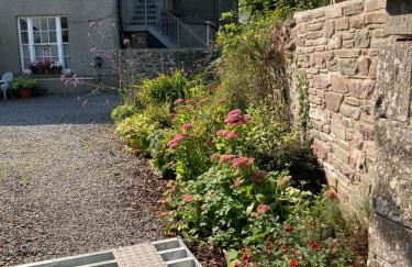 Top Floor at Cantref House - Photo 25