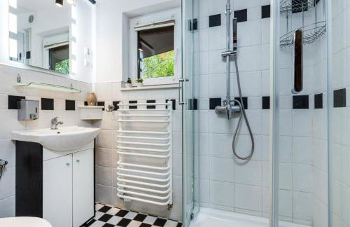 Domek Kamień - z tarasem, z kominkiem i altaną grillową - TOP lokalizacja przy jeziorze - Foto 8