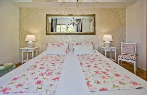 ISLAND HVAR LUXE Holiday Villa Maslina with Beach - Photo 22