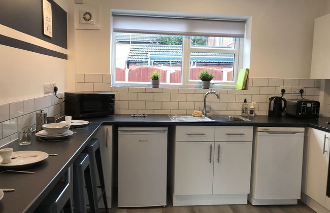 Modern 3-bed House With Parking Bamber Bridge, Preston - Foto 27