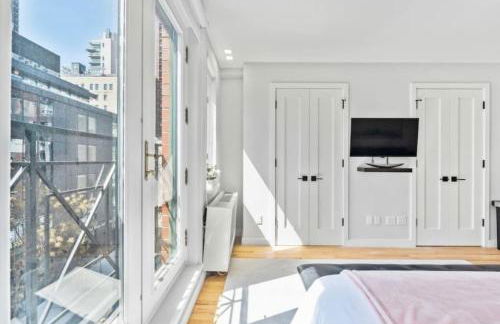 Luxe Studio with Charming Juliet Balcony - Foto 5