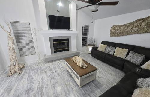 Pool house Best location in Wesley Chapel - Photo 34