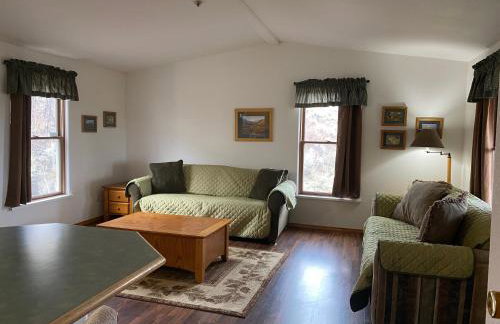 Whistle Pig Retreat at 22 West Cabins and Recreation - Foto 39