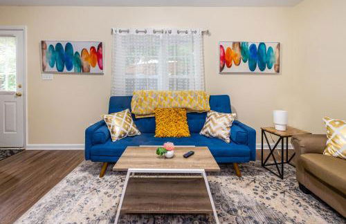 Serine Space - Townhome - King Bed - Duke - Long Term Stays - Foto 18