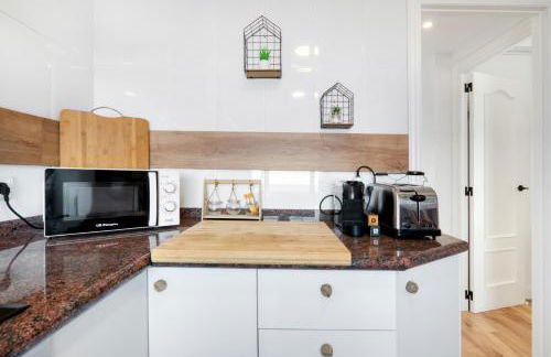 AP-7 XimoApartments con VISTAS ESPECTACULARES AL MAR - Photo 25