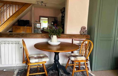 Quirky 1 bedroom barn on the river in Arundel - Foto 20