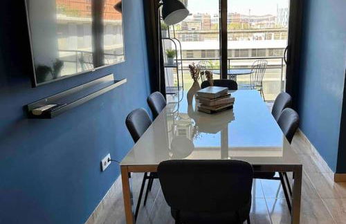 8 min walk to the beach & 10 min walk to Convention Centre ! - Photo 6