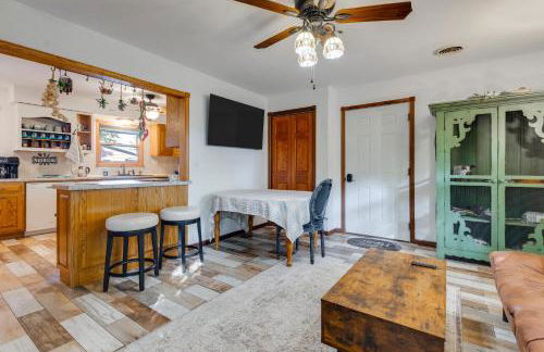 Antiquing and Fishing Riverfront Waupaca Home! - Foto 6