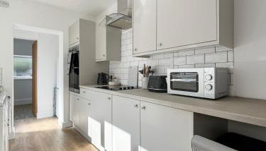 Amaya One -3 bedroom townhouse - with garden - close to town centre - sleeps 7 - Free Gym Access - Foto 2