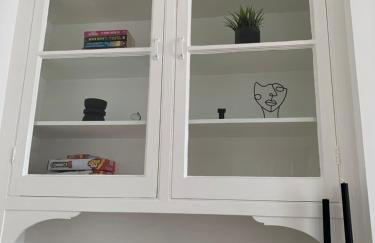 Iris Home in Southsea FREE street parking and pets welcome - Photo 10