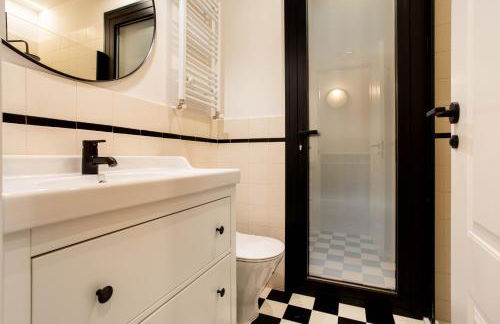 Puerta de America en Madrid - Photo 33