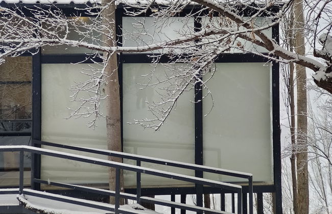 Stunning Cliff-edge 2-bedroom Chalet in Karimabad - Photo 27