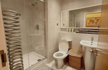 Cardiff City Center - FREE On-Site Parking - Photo 11