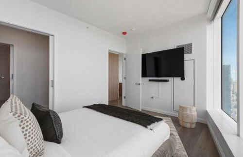 Lux Apts with Lake Views and Top Amenities - Foto 14