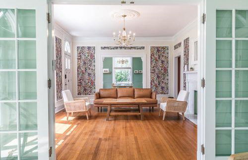 Historic Home Overlooking the Beaufort River Located on Bay St - Sleeps 10 - Foto 2