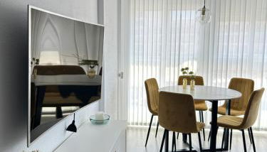 Diana Apartment - Terrace and Pool - 80m from the Beach - Foto 2