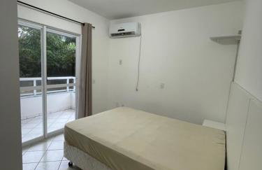 Lindo Apto com suíte perto da praia, no centro de Bombinhas - Photo 18