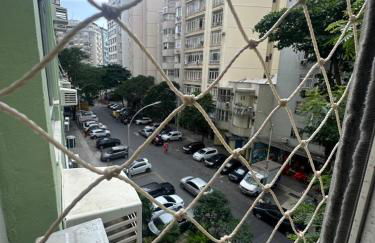 charmoso apartamento na quadra da praia - Foto 7