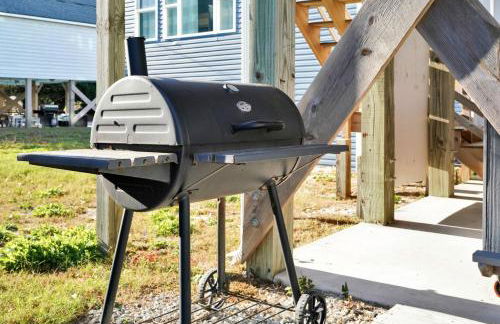 Walkable Topsail Retreat with Hot Tub and Views - Foto 68