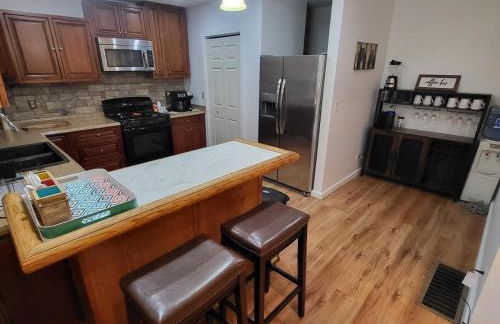 Spacious, modern, home by the lake! - Foto 41