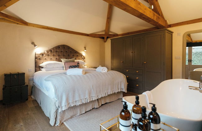 Retreat East - Photo 39