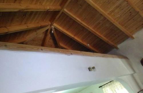 TRADITIONAL HOUSE - Photo 2