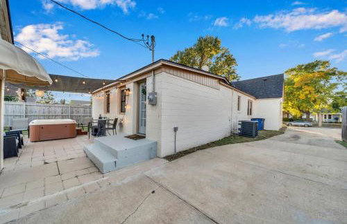 Fully Restored cottage, AMAZING game room, hot tub - Foto 42