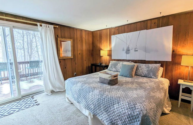 Harmony Cottage by Avantstay Lake Access, Hot Tub, Fire Pit, & Game Room - Foto 15