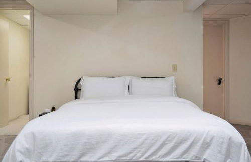 Elegant 3BR Oasis in Dundee Close to Downtown - Foto 46