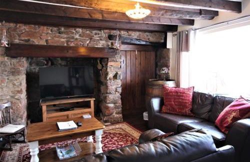 Mariners Cottage - Waters edge Fisherman's Cottage, Harbour & Sea Views & Free Dedicated Parking - Photo 12