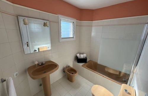 Un lujoso duplex en Radazul en primera linea de playa y con parking propio - Foto 28