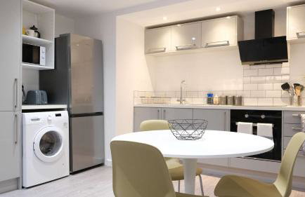 Lovely 2 Bed Apartment w Garden near Northampton - Photo 13