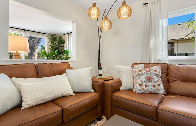 Downtown Windsor Home With Hot Tub & Pool Table - Foto 14