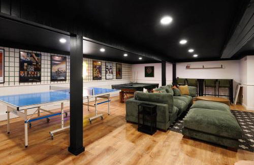 Sleeps 16-Hottub-Sauna-Pet Friendly-7 Min to Ski - Foto 6