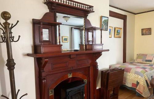 Falls Farmstead 1865 Ellis House Cozy and Comfy Apt #1 - Foto 7