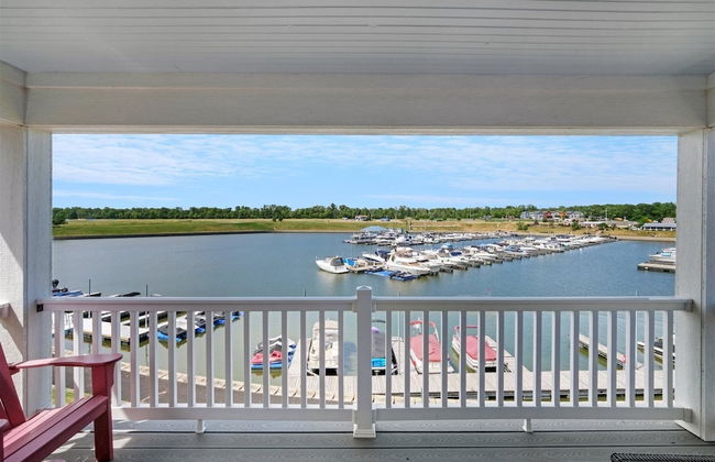 Hook, Wine, & Sinker - Photo 43