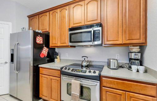 Newly Updated Condo, Near Conv. Center - Photo 13