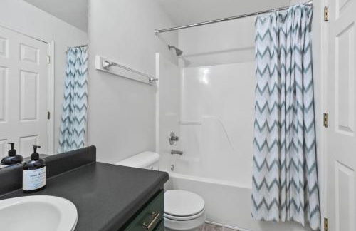 Pool Table WALK to Downtown Bars and Farmers Market - Foto 37