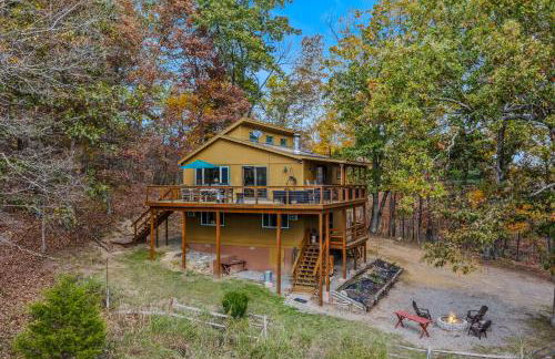 Camp Dancing Bears - Wifi, Riverfront, Pet Friendly, Fire Pit, Grill, Deck, Fishing, Games, Fireplace, King Bed - Photo 5