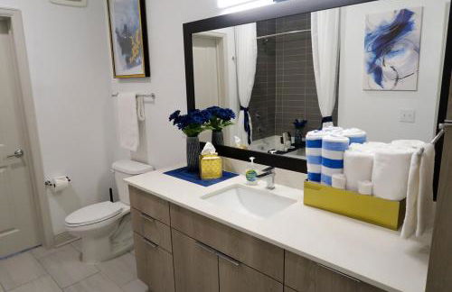 Cosmic Serenity Retreat 1BD Lux King in Southeast Jax - Foto 16