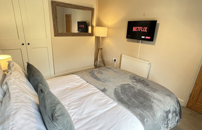 Luxurious Victorian Villa With Parking, Sleeps six - Photo 7