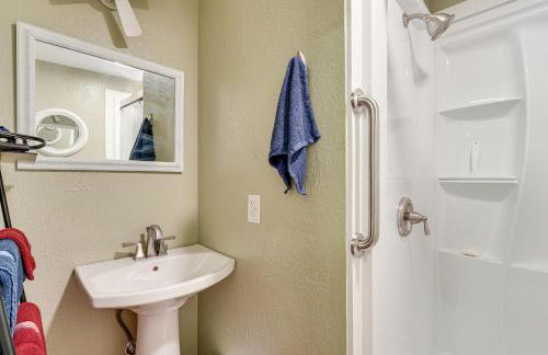 3 Mi to Dtwn Wichita Falls Gem with Private Sauna! - Foto 16