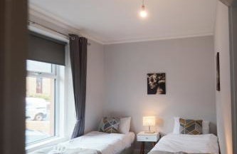 A stunning And Slick Escape - Photo 3