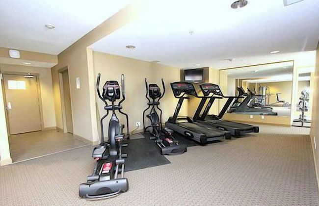 Regal Suites - Riverfront - Photo 21