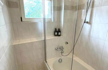 Stötteritz Holiday Apartment - 3 Rooms - 6 People - 5 beds - Balcony - Great public transport 11 minutes to the city - Foto 11