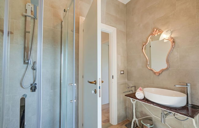 Relaxing Margherita Home Private Garden - Photo 30