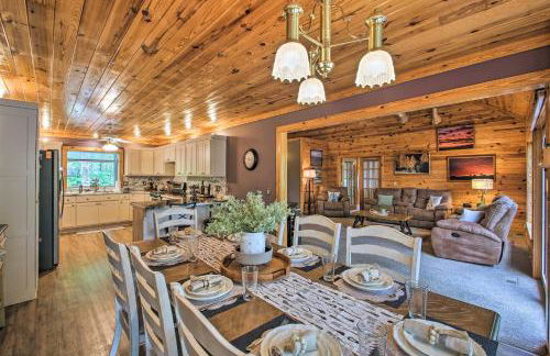 Kayaks and Boat Dock Lakeside Hot Springs Retreat - Foto 11