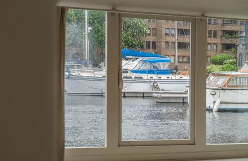 Charming houseboat featuring a sauna - Photo 39