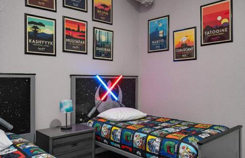 Luxury 6BR Villa w Pool & Cinema 4mi to Disney - Foto 4